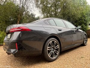 BMW 5-Series 530E M SPORT *F.BMW.S.H* - Image 3