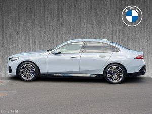 BMW 5-Series 530e M Sport Saloon - Image 4