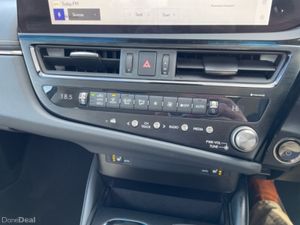 Lexus ES Dynamic Lexus Link - Image 2