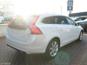 2018 VOLVO V60  D4 2.0 DIESEL 5DR ESTATE - Image 4