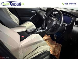Toyota Corolla Cross 4WD , HYBRID Z, Low Mileage, - Image 2
