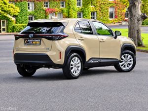 2021 Toyota Yaris Cross 1.5 Petrol Hybrid Auto - Image 2