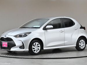 Toyota Yaris **VIP SPECIAL **1.5 PETROL HYBRID**RE - Image 4