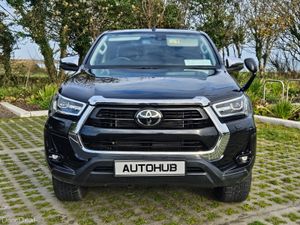 2022 Toyota Hilux Double Cab Black Edition - Image 3