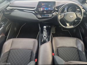 Toyota C-HR ** G HYBRID ** LOW KMS ** TRINITY MOTO - Image 2