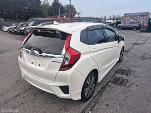 2014 Honda Fit 1.5L Hybrid Automatic S-Edition - Image 4