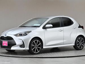 Toyota Yaris **VIP SPECIAL **1.5 PETROL HYBRID **U - Image 4