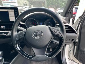 TOYOTA C-HR 2020  45K KM ONLY - Image 4