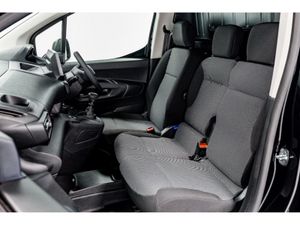 Peugeot Partner *€3, 000 off* Pro Plus MWB 1.5 Die - Image 4