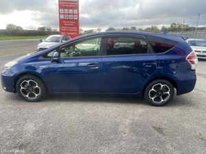 Toyota Prius 2016 Toyota Prius Alpha - Image 4