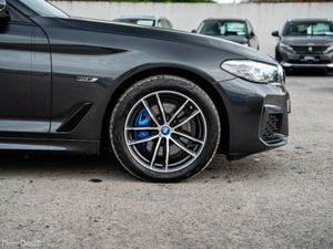 BMW 5-Series 530E M SPORT - Image 4
