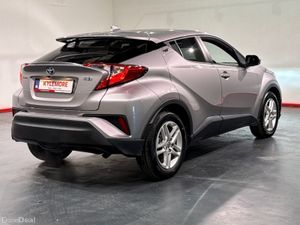 Toyota C-HR 1.8 HYBRID AUTOMATIC SUV - TOYOTA SAFE - Image 4