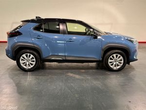Toyota Yaris Cross 1.5 HYBRID AUTOMATIC SUV - G ED - Image 2