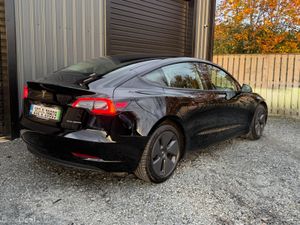 202 Tesla Model 3 Long Range - Image 3