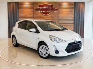 2016 TOYOTA AQUA HYBRID AUTO/ CARPLAY - Image 2