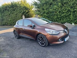 1.1 petrol Renault Clio 2015 5 dr - Image 3