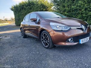 1.1 petrol Renault Clio 2015 5 dr - Image 4