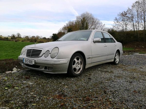 Mercedes-Benz E-Class Saloon, Diesel, 2000, Silver