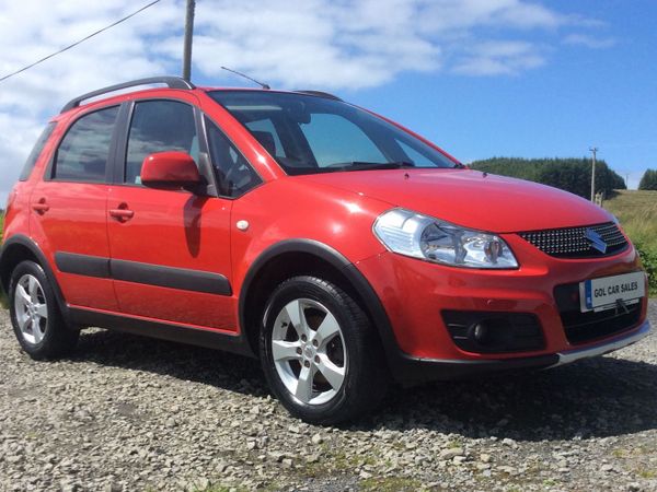 Suzuki SX4 Hatchback, Petrol, 2014, Red