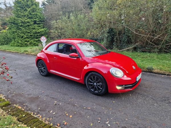 Volkswagen Beetle Hatchback, Petrol, 2014, Red