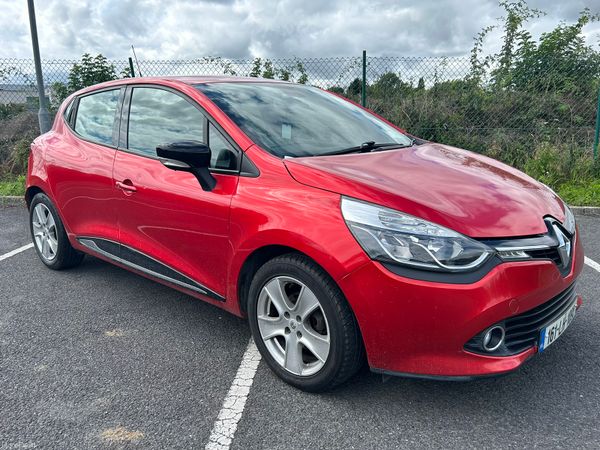 Renault Clio Hatchback, Petrol, 2016, Red