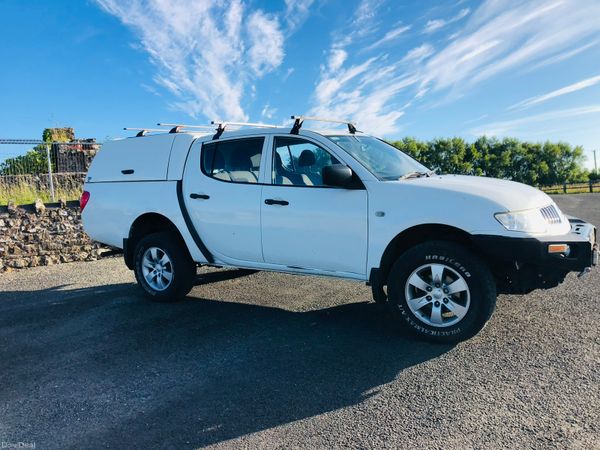 Mitsubishi L200 Pick Up, Diesel, 2015, White