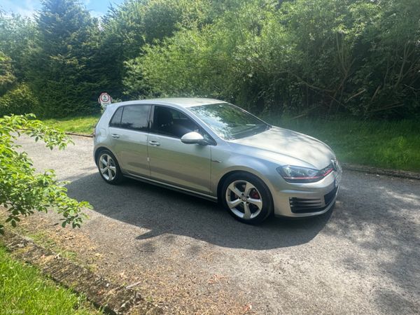 Volkswagen Golf Hatchback, Petrol, 2016, Silver