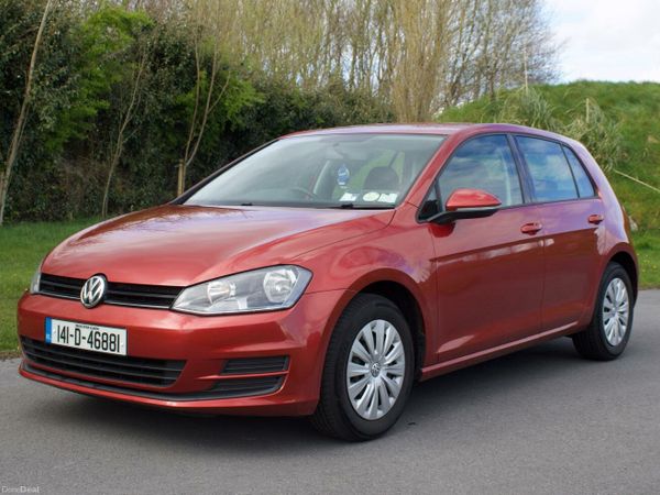 Volkswagen Golf Hatchback, Petrol, 2014, Red