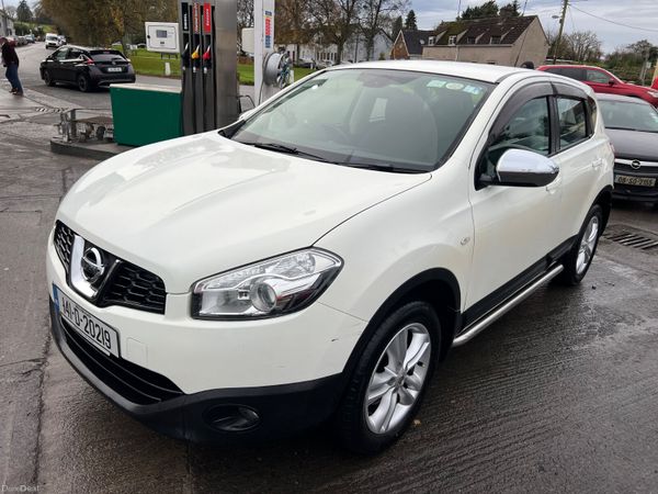 Nissan Qashqai Hatchback, Diesel, 2014, White