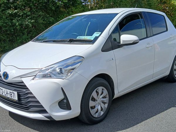 Toyota Vitz Hatchback, Petrol Hybrid, 2017, White