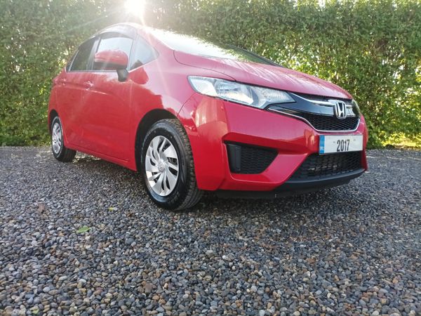Honda Jazz Hatchback, Petrol, 2017, Red