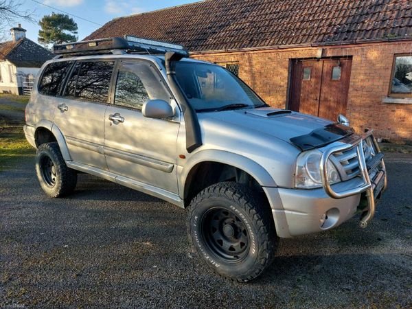 Suzuki Grand Vitara SUV, Diesel, 2005, Silver
