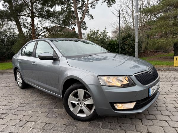Skoda Octavia Saloon, Petrol, 2013, Grey