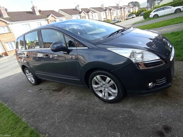 Peugeot 5008 MPV, Diesel, 2013, Blue