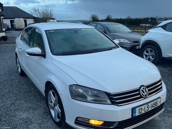 Volkswagen Passat Saloon, Diesel, 2012, White