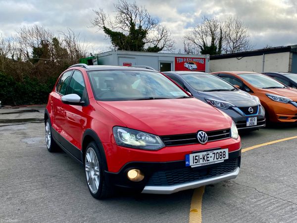 Volkswagen Polo Hatchback, Petrol, 2015, Red