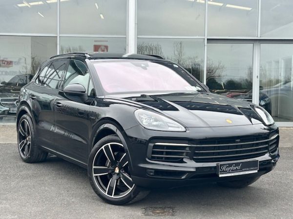 Porsche Cayenne SUV, Petrol Plug-in Hybrid, 2023, Black