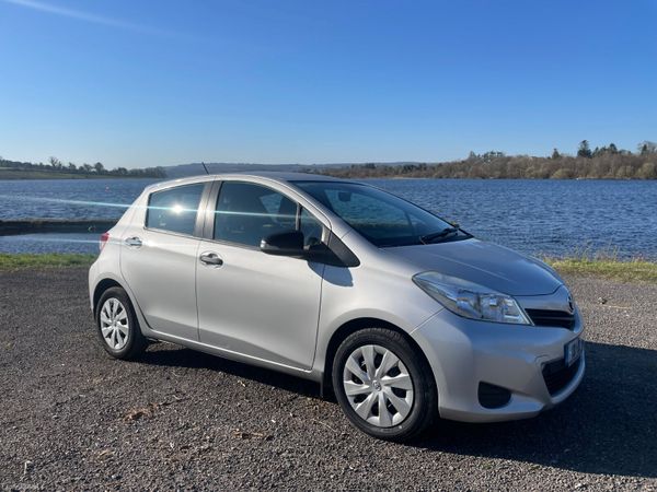 Toyota Yaris Hatchback, Diesel, 2013, Silver