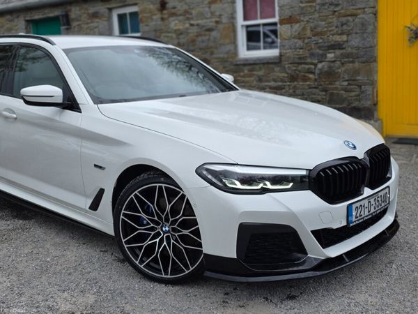 BMW 5-Series Estate, Petrol Plug-in Hybrid, 2022, White