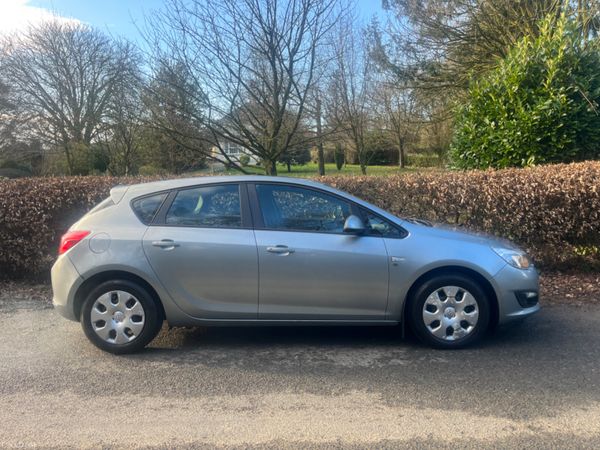 Opel Astra Hatchback, Diesel, 2013, Silver