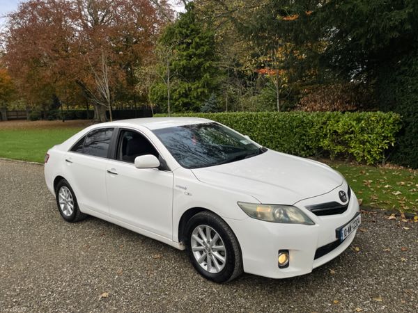 Toyota Camry Saloon, Petrol Hybrid, 2010, White