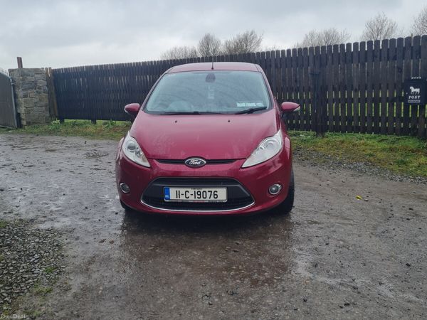 Ford Fiesta Hatchback, Petrol, 2011, Red