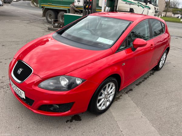 SEAT Leon Hatchback, Diesel, 2010, Red