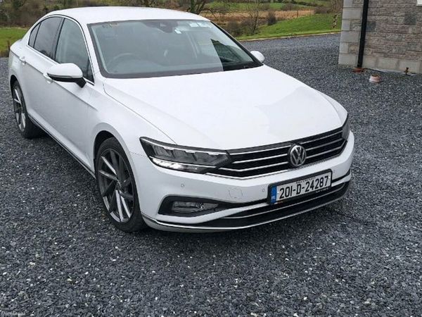 Volkswagen Passat Saloon, Diesel, 2020, White