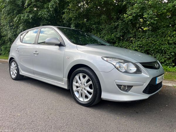 Hyundai i30 Hatchback, Diesel, 2011, Silver