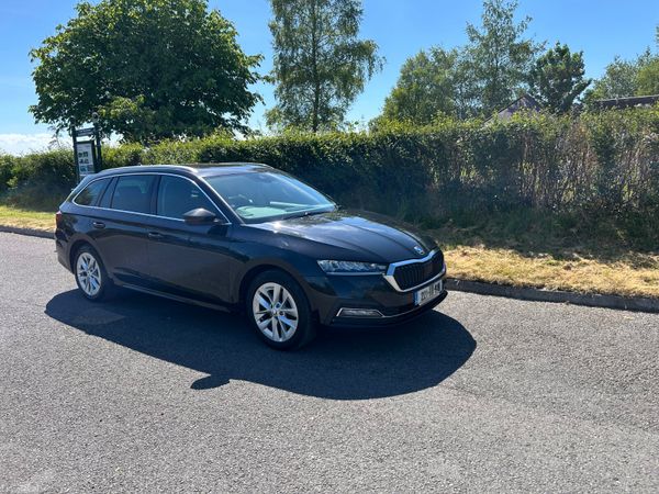Skoda Octavia Estate, Petrol Plug-in Hybrid, 2022, Black