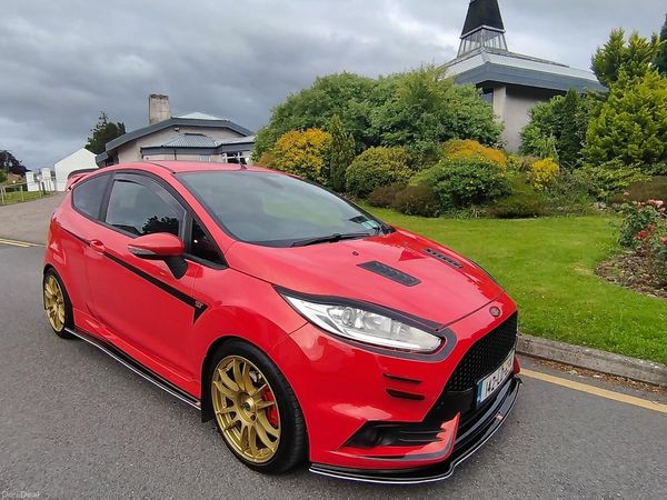 Ford Fiesta Hatchback, Petrol, 2014, Orange