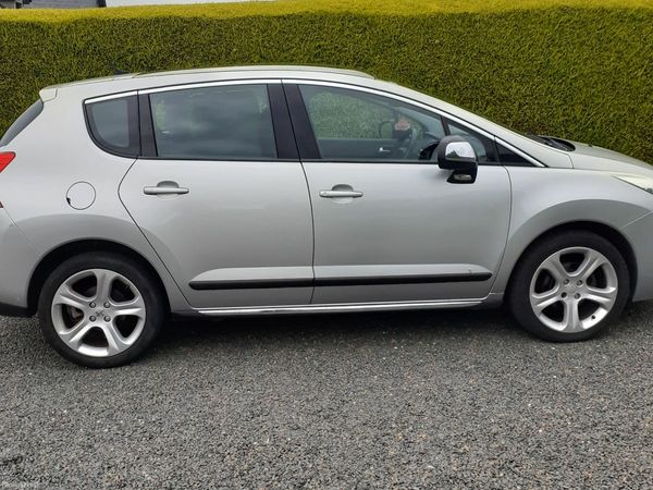 Peugeot 3008 MPV, Diesel, 2010, Grey
