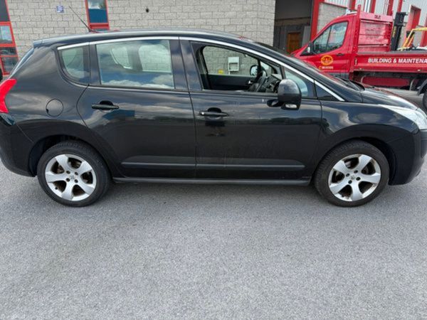 Peugeot 3008 MPV, Diesel, 2013, Black