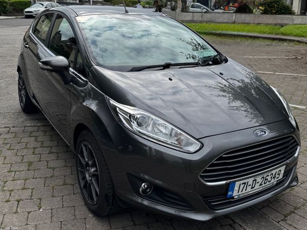 Ford Fiesta Hatchback, Petrol, 2017, Grey